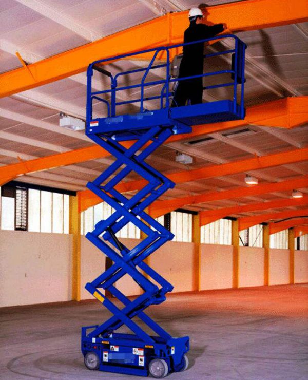 簡(jiǎn)述液壓升降機(jī)升降平臺(tái)的幾種支腿 液壓升降機(jī)升降平臺(tái)